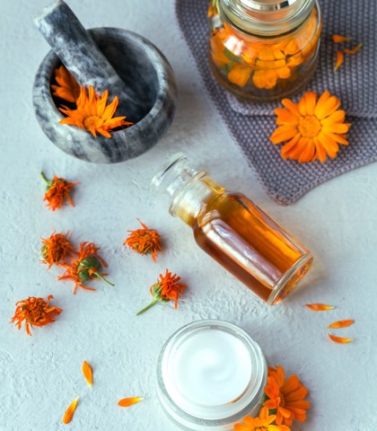 przybory do tworzenia przetworów z nagietka